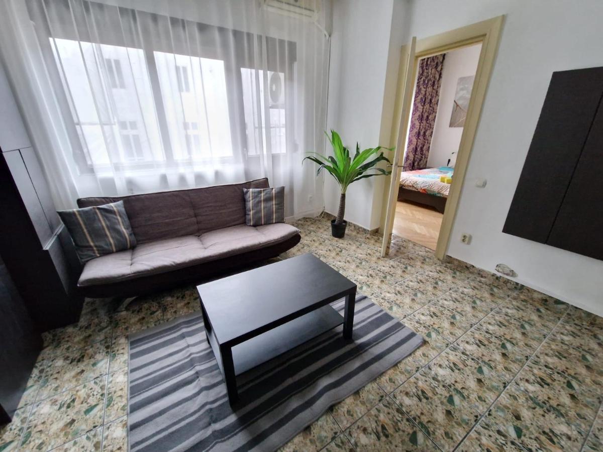 Global Downtown Apartments - Universitate - Calea Victoriei Bukarest Exterior foto