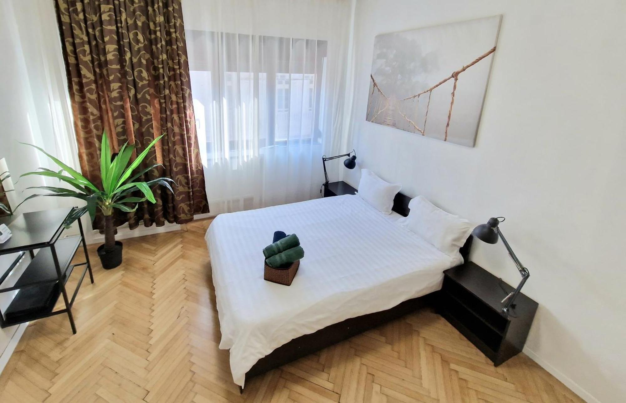 Global Downtown Apartments - Universitate - Calea Victoriei Bukarest Exterior foto